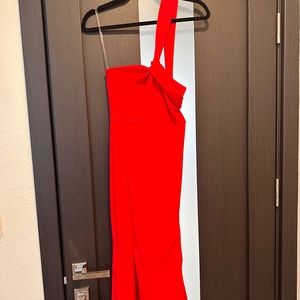 ONE SHOULDER LADY IN RED DRESS!!!